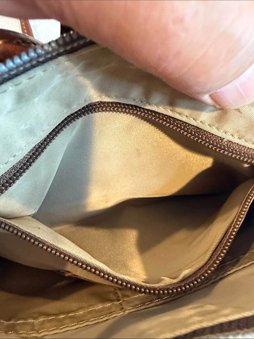 1508101 Dooney & Bourke Nylon Crossbody Pouchette